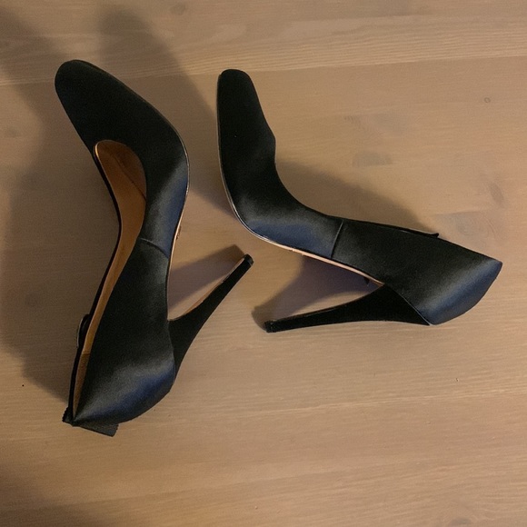 Badgley Mischka Black Pumps with Rhinestone Embellishments - Women’s Size 7.5 - Picture 6 of 8